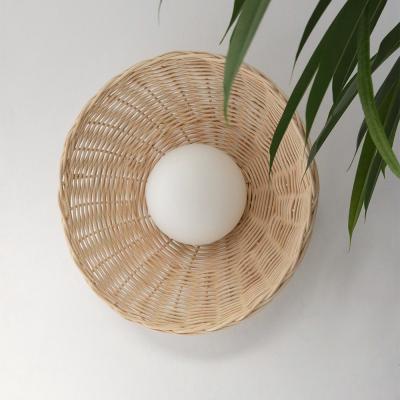 Lampe murale rustique tiss&eacute;e en verre de bambou