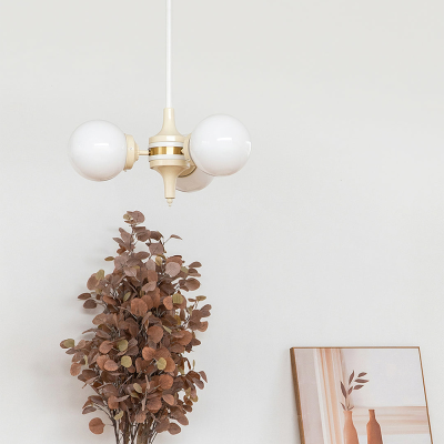 Lustre moderne en verre boule cr&egrave;me