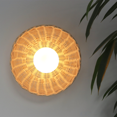 Lampe murale rustique tiss&eacute;e en verre de bambou