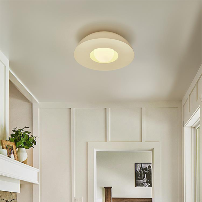 Plafonnier blanc rond simple en forme d'OVNI