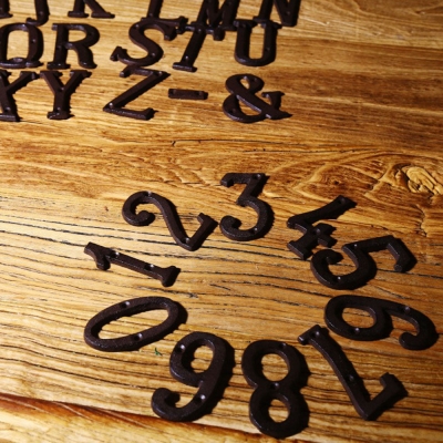 Num&eacute;ros de porte de maison en fer forg&eacute; antique en fonte de 5 pouces